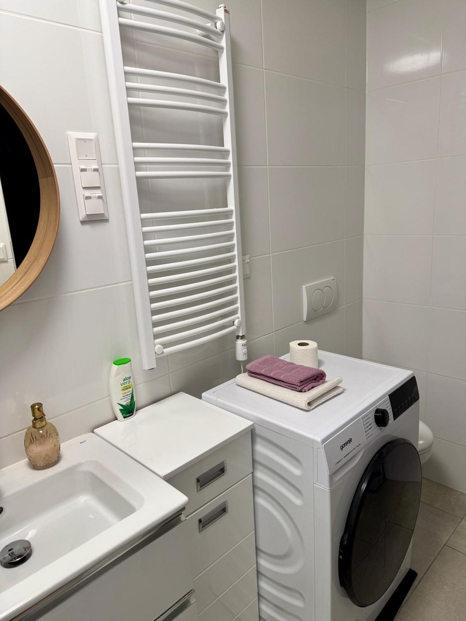 R77 Apartment Downtown - Penthouse บูดาเปสต์ ภายนอก รูปภาพ